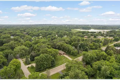 5139 Woodhill Road, Minnetonka, MN 55345 - Photo 3