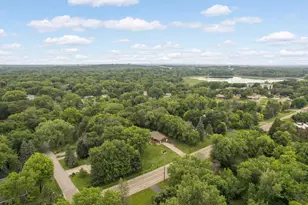 5139 Woodhill Rd, Minnetonka, MN 55345 - Photo 3
