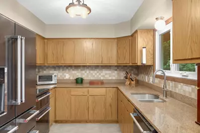 5139 Woodhill Road, Minnetonka, MN 55345 - Photo 11
