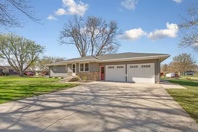 818 Lincoln Avenue, Gaylord, MN 55334 - Photo 1