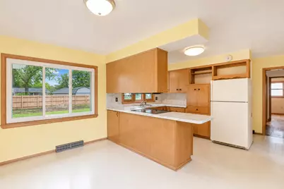 2011 6th Avenue SE, Austin, MN 55912 - Photo 11