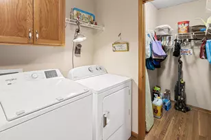 322 Wildwood Cir, Roberts, WI 54023 - Photo 15