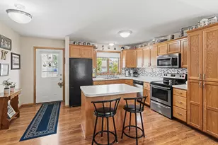 322 Wildwood Cir, Roberts, WI 54023 - Photo 5
