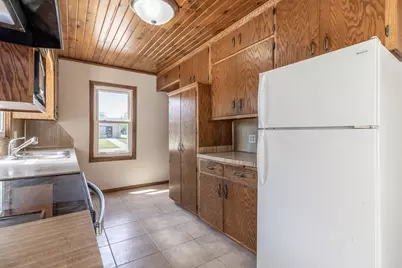 802 Center Street, North Mankato, MN 56003 - Photo 9