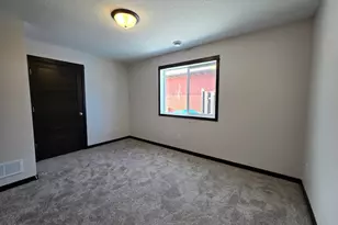 2118 Nelson St, Saint Peter, MN 56082 - Photo 9