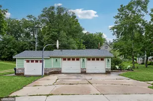 701 Hoffman St W, Cannon Falls, MN 55009 - Photo 5