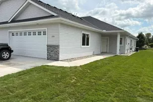 270 Eau Claire Ave SE, Hutchinson, MN 55350 - Photo 1