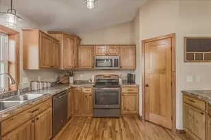 520 Olivia Ct, Hudson, WI 54016 - Photo 11