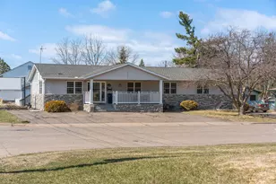 885 7th St SW, Pine City, MN 55063 - Photo 1