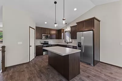 520 Lois Lane, Lino Lakes, MN 55014 - Photo 5