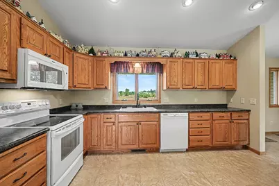 519 Edie Court, Hudson, WI 54016 - Photo 13