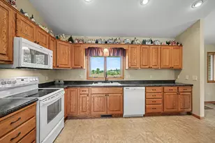519 Edie Ct, Hudson, WI 54016 - Photo 13