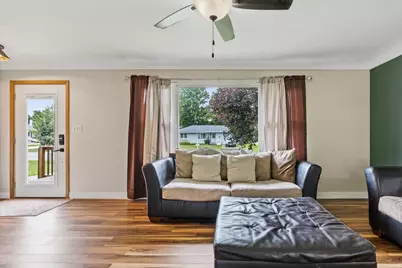 1009 W Center Street, Lake City, MN 55041 - Photo 5
