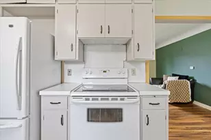1009 W Center St, Lake City, MN 55041 - Photo 9