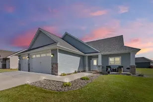 38209 Everett Ave, North Branch, MN 55056 - Photo 1