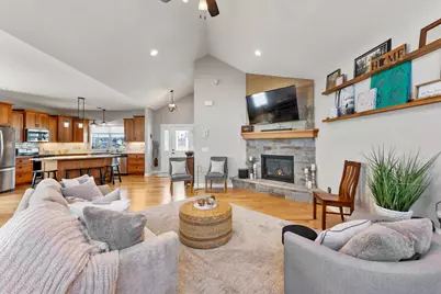 38209 Everett Avenue, North Branch, MN 55056 - Photo 11