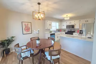 4174 Oakcrest Dr, Vadnais Heights, MN 55127 - Photo 7