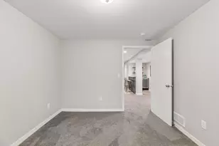 285 Deubener Pl, Saint Paul, MN 55105 - Photo 33