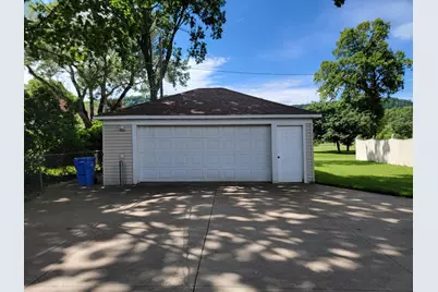 113 E Sarnia Street, Winona, MN 55987 - Photo 7