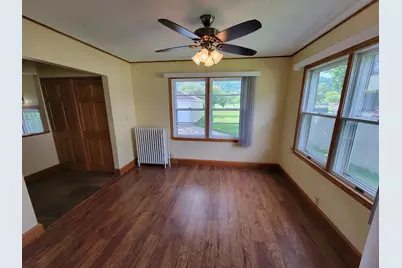 113 E Sarnia Street, Winona, MN 55987 - Photo 9