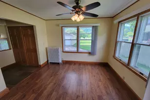 113 E Sarnia St, Winona, MN 55987 - Photo 9