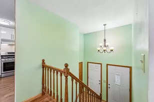 9526 Grey Widgeon Pl, Eden Prairie, MN 55347 - Photo 3