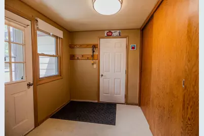 1006 Poughkeepsie Avenue, Morris, MN 56267 - Photo 13