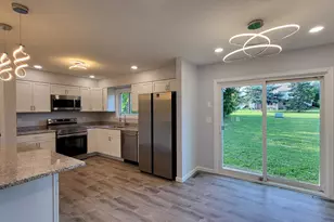 524 Wood Way, Burnsville, MN 55337 - Photo 7