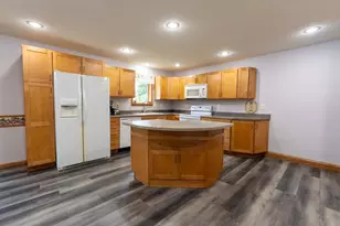 223 E Oak St, Tyler, MN 56178 - Photo 5