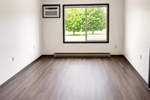 808 Hills Ave, Jackson, MN 56143 - Photo 1