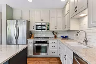 480 Highcroft Rd, Wayzata, MN 55391 - Photo 9