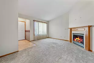 2102 McQuillan Ct SE, Rochester, MN 55904 - Photo 3