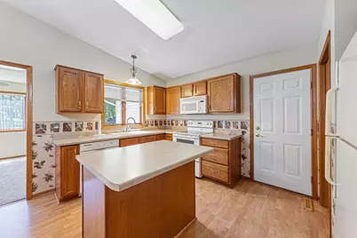 2102 McQuillan Court SE, Rochester, MN 55904 - Photo 9