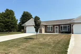 2343 Cherrywood Ln, Worthington, MN 56187 - Photo 3