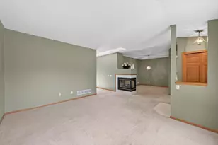 13214 Spencer Sweet Pea Ln, Eden Prairie, MN 55347 - Photo 5