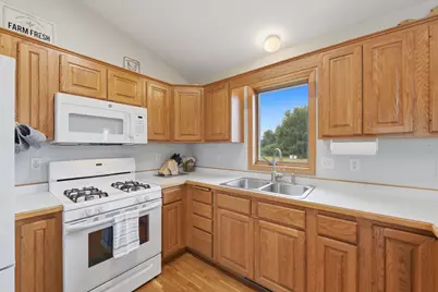 682 Old Hopkins Place, Hudson, WI 54016 - Photo 9