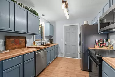 9325 Northwood Parkway N, New Hope, MN 55427 - Photo 7
