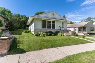 623 Spruce St, Fergus Falls, MN 56537 - Photo 3