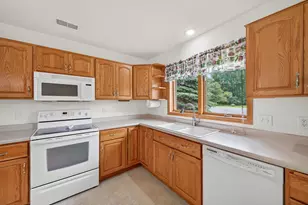 466 Cedar Ct, Taylors Falls, MN 55084 - Photo 9