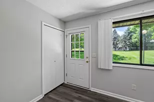 13359 Zenith Ln, Eden Prairie, MN 55346 - Photo 5