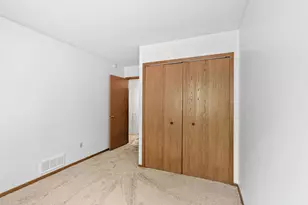 13317 Zenith Ln, Eden Prairie, MN 55346 - Photo 17