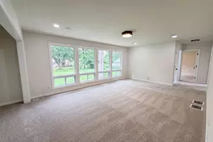 1695 Abell St, Maplewood, MN 55117 - Photo 3