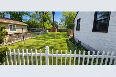 184 Larpenteur Avenue E, Saint Paul, MN 55117 - Photo 3