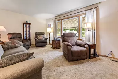 1402 6th Street NW, Austin, MN 55912 - Photo 5