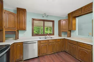 9785 Alaureate Ct, Inver Grove Heights, MN 55077 - Photo 7
