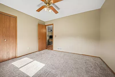 1516 Helmo Avenue N, Oakdale, MN 55128 - Photo 11