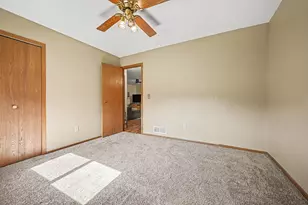 1516 Helmo Ave N, Oakdale, MN 55128 - Photo 11