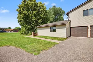 1516 Helmo Ave N, Oakdale, MN 55128 - Photo 15
