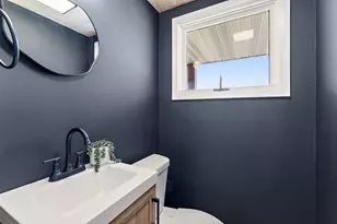 10645 Johnson Rd, Bloomington, MN 55437 - Photo 19
