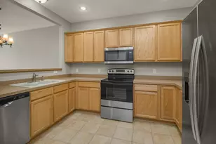 614 Southbridge Dr, Northfield, MN 55057 - Photo 3